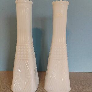 Anchor Hocking Vintage Eiffel Tower Milk Glass vases, set of 2